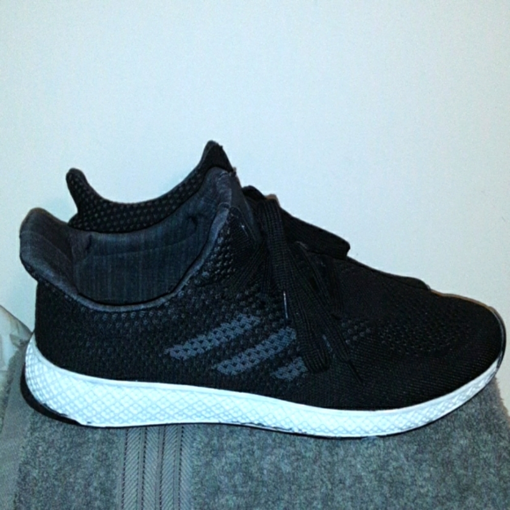 SOLD OUT adidas mesh sneakers like new - Picture 1 of 3